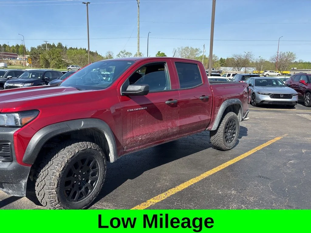 2024 Chevrolet Colorado 4WD Trail Boss Crew Cab Short Box's photo