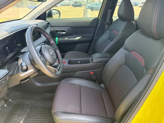 Used 2025 Yellow Nissan SR image 10