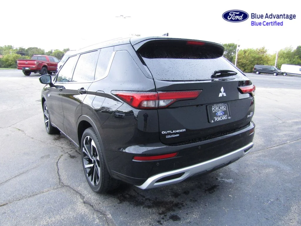 Certified Used 2024 Labrador Black Pearl Mitsubishi SEL image 4