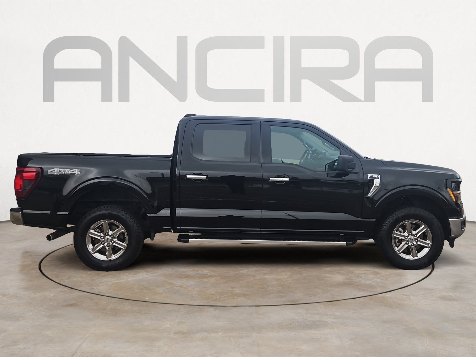 Used 2025 Black Metallic Ford XLT image 10