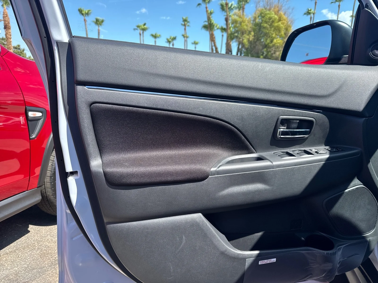 Used 2025 White Diamond Mitsubishi Trail Edition image 14