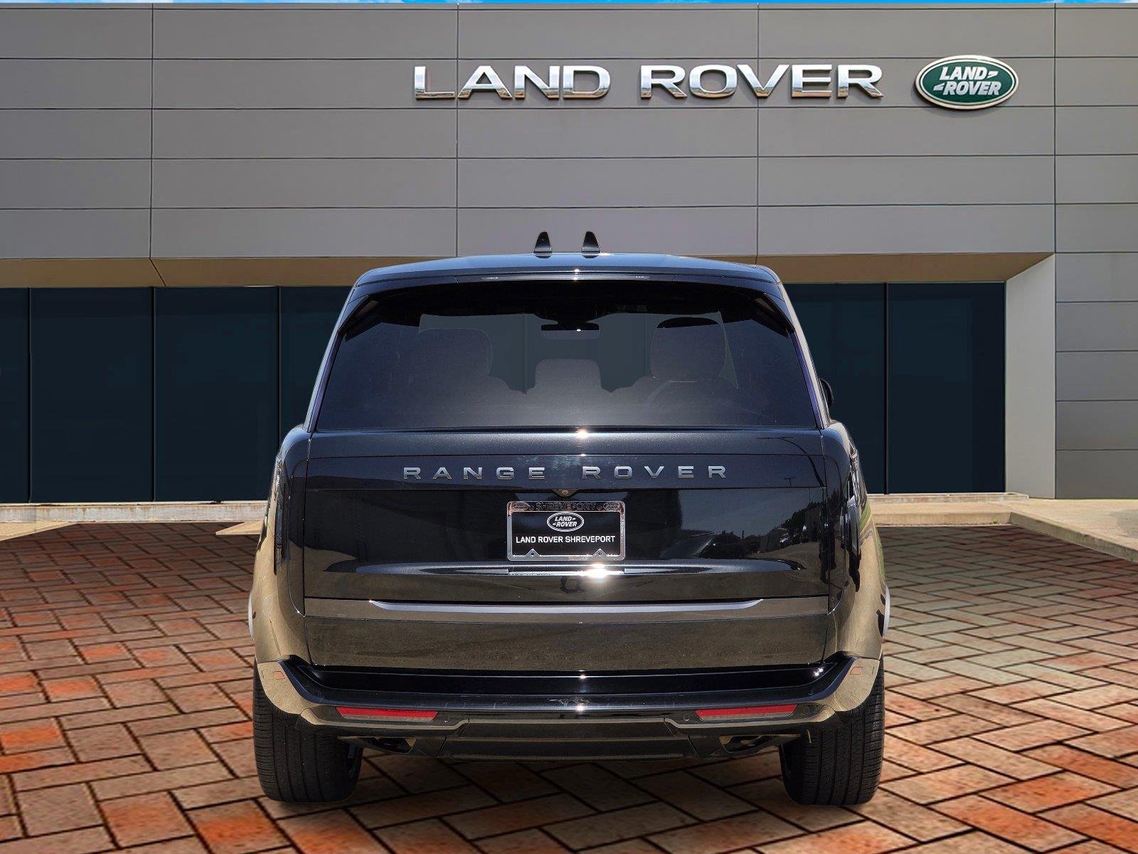 Used 2023 Santorini Black Metallic Land Rover SE image 5