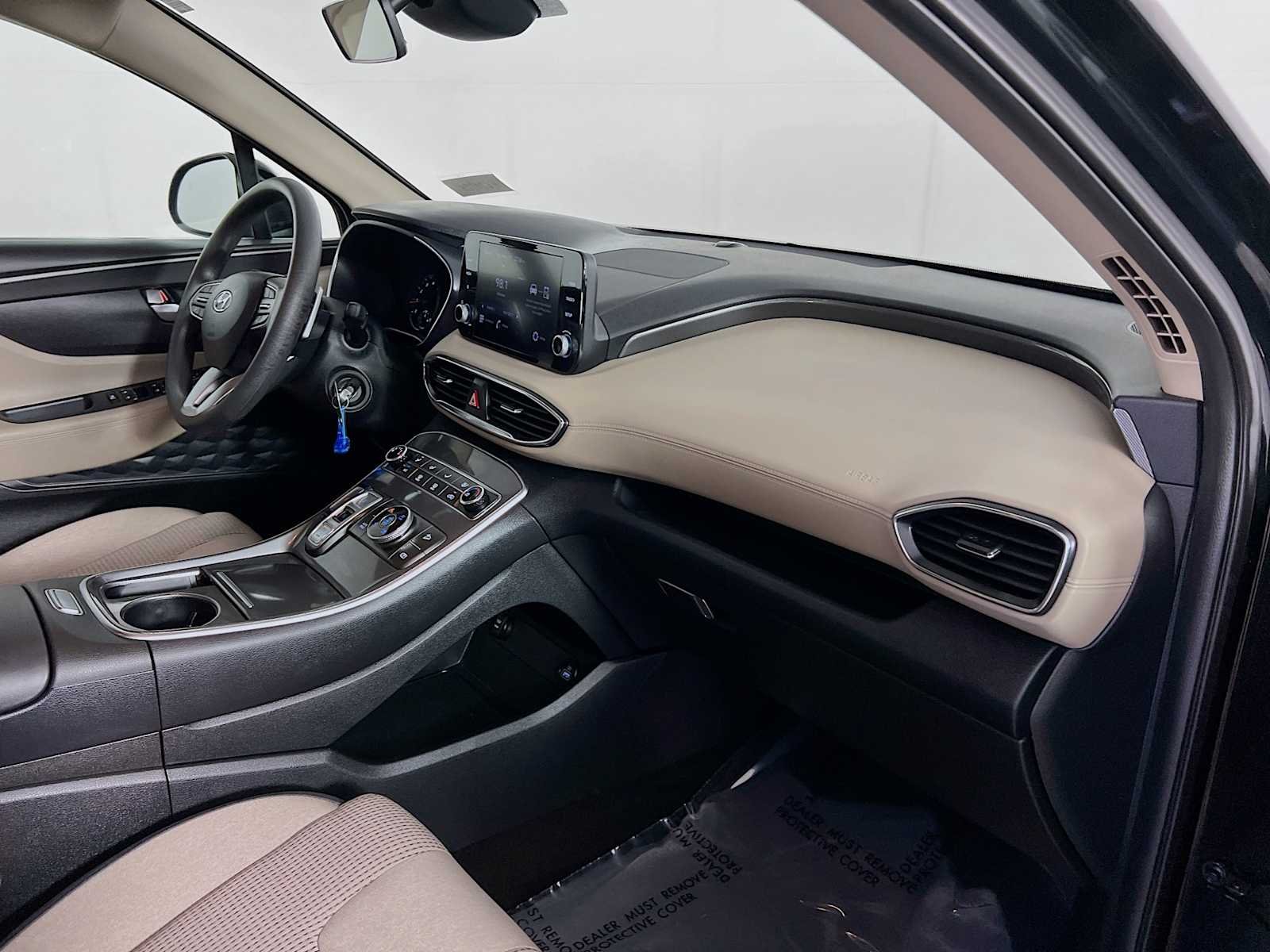 Used 2023 Twilight Black Hyundai SE image 27