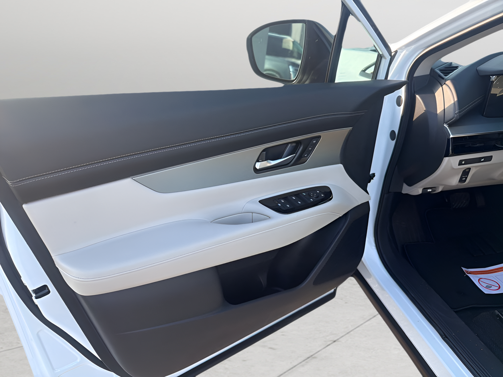 New 2026 White Nissan SL image 13