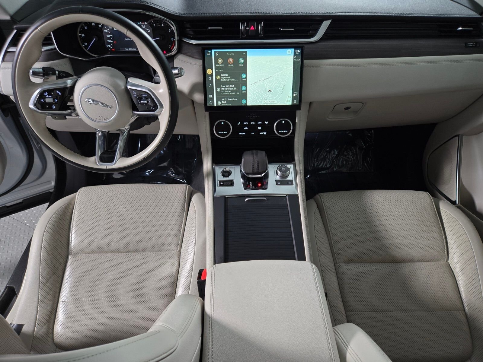 2023 Jaguar F-Pace S - Photo 4