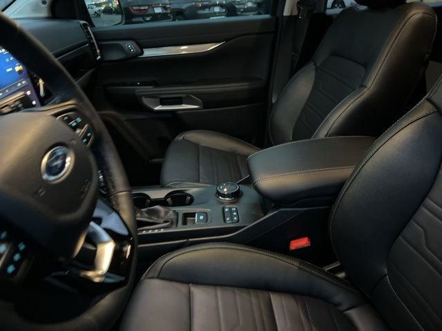 Used 2025 Gray Ford Lariat image 9