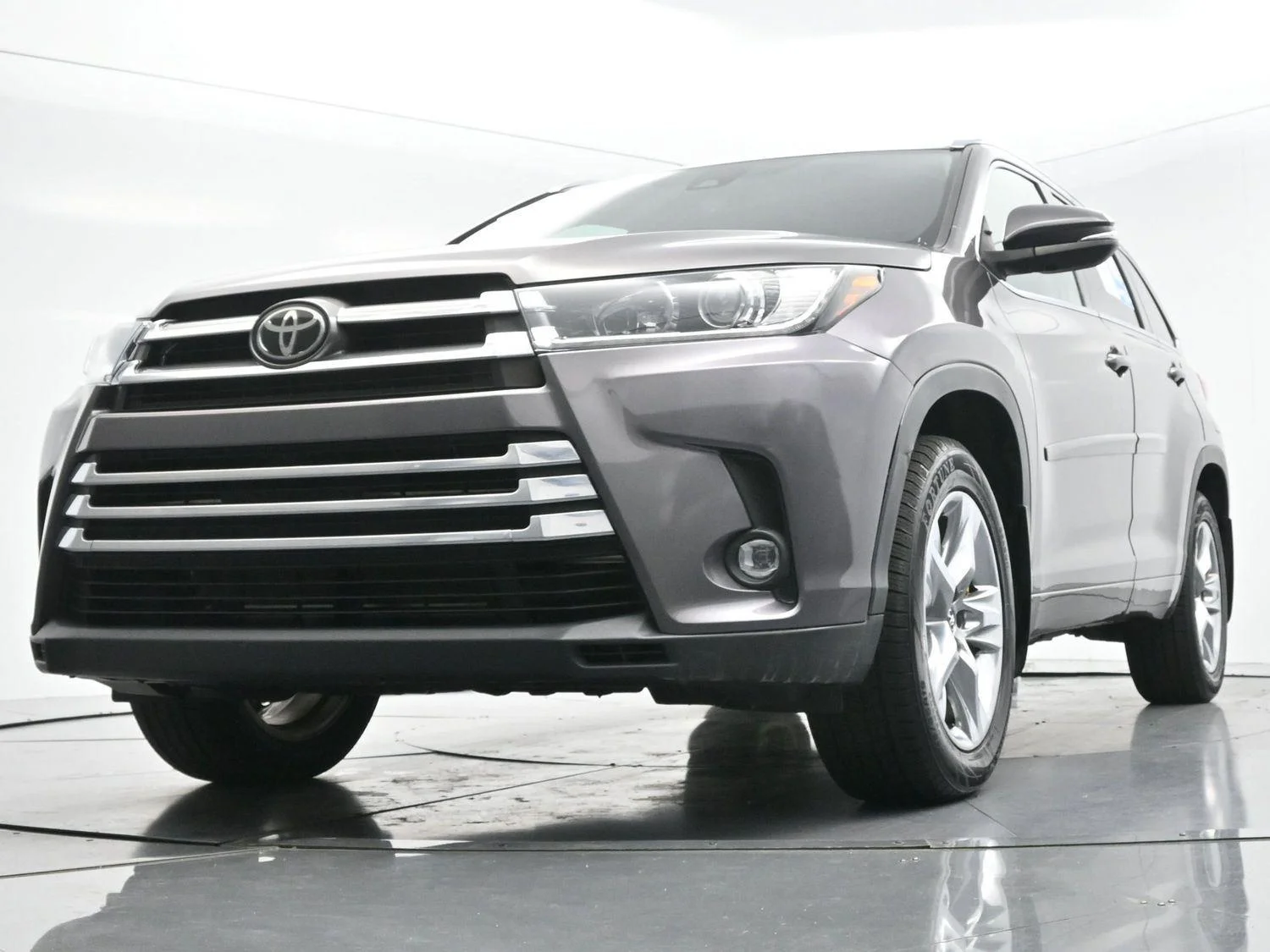 Used 2019 Predawn Gray Mica Toyota Limited image 55