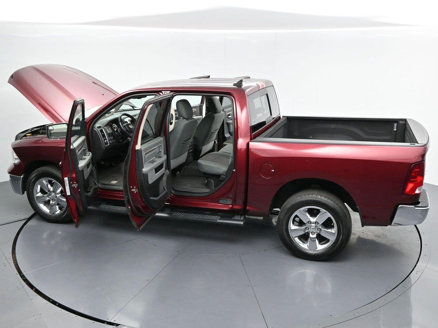 Used 2017 Delmonico Red Pearlcoat Ram Big Horn image 42