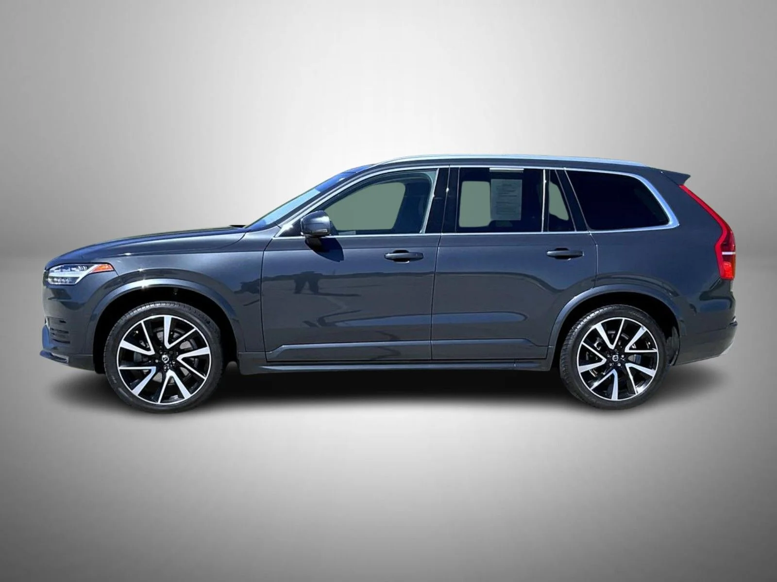 Used 2021 Gray Volvo T6 Momentum image 8