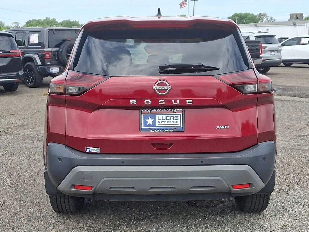 Used 2023 Scarlet Ember Tintcoat Nissan S image 10
