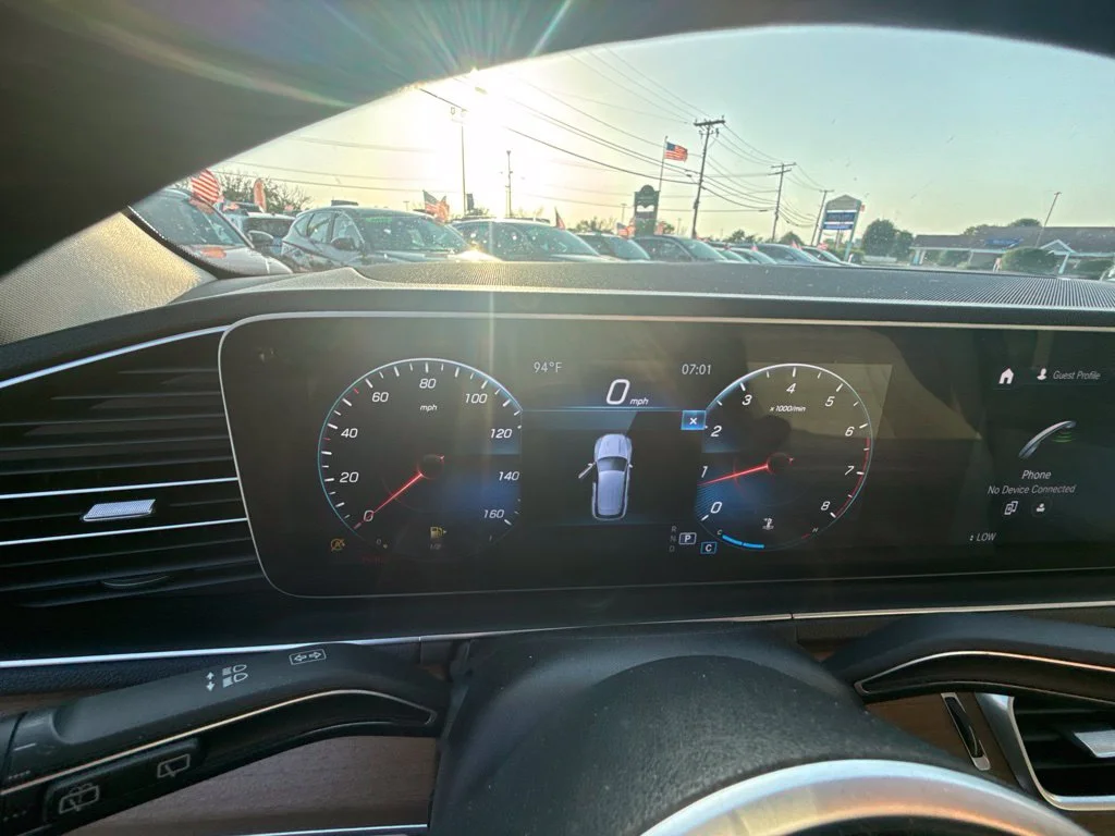 Used 2021 Blue Mercedes-Benz GLE 350 image 24