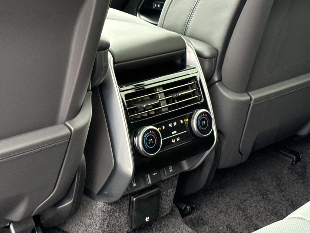 New 2026 Amethyst Grey Purple in Gloss finish Land Rover SE 7 Seats image 18