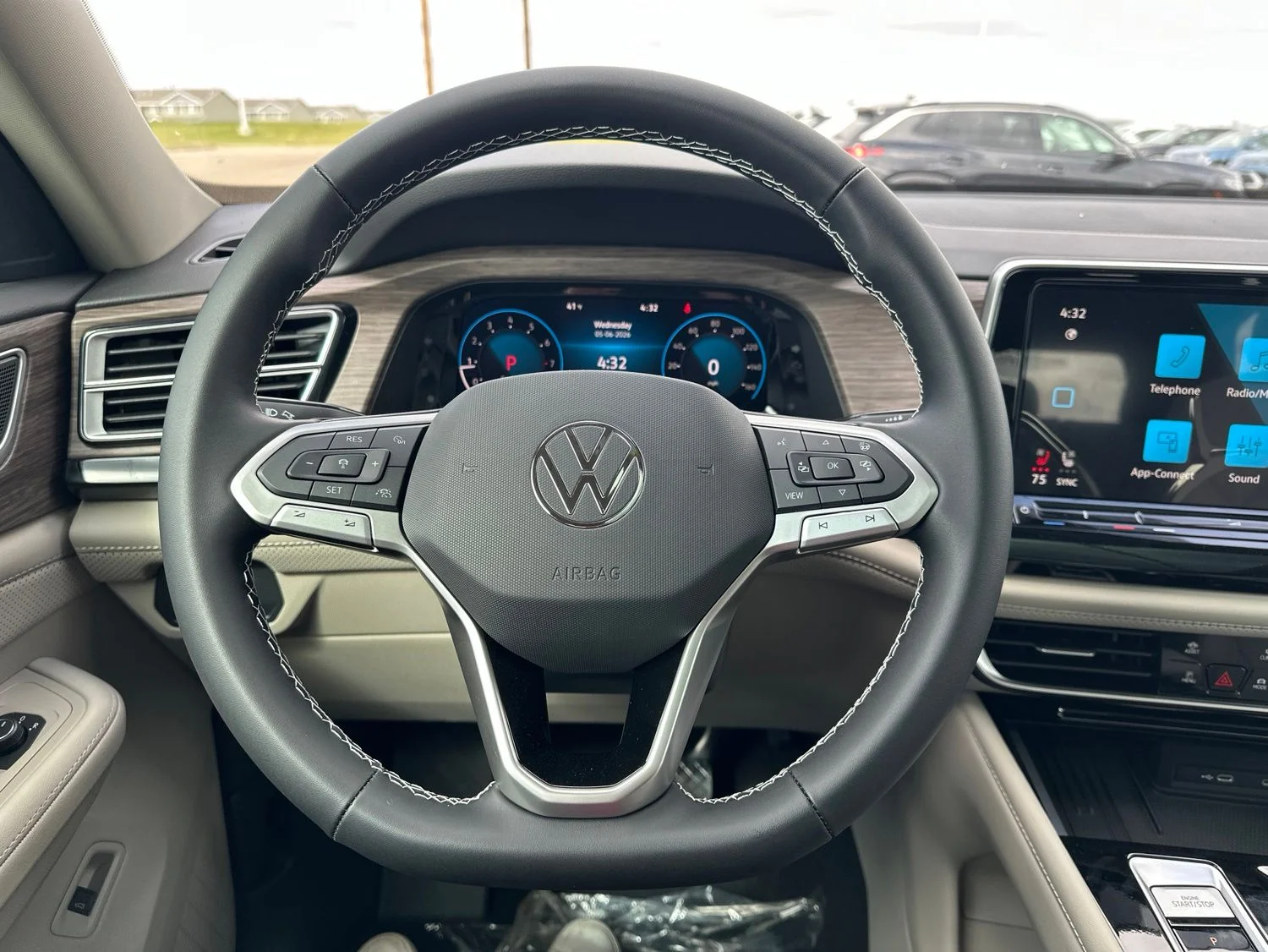New 2026 White/off-white Volkswagen 2.0T SEL image 49