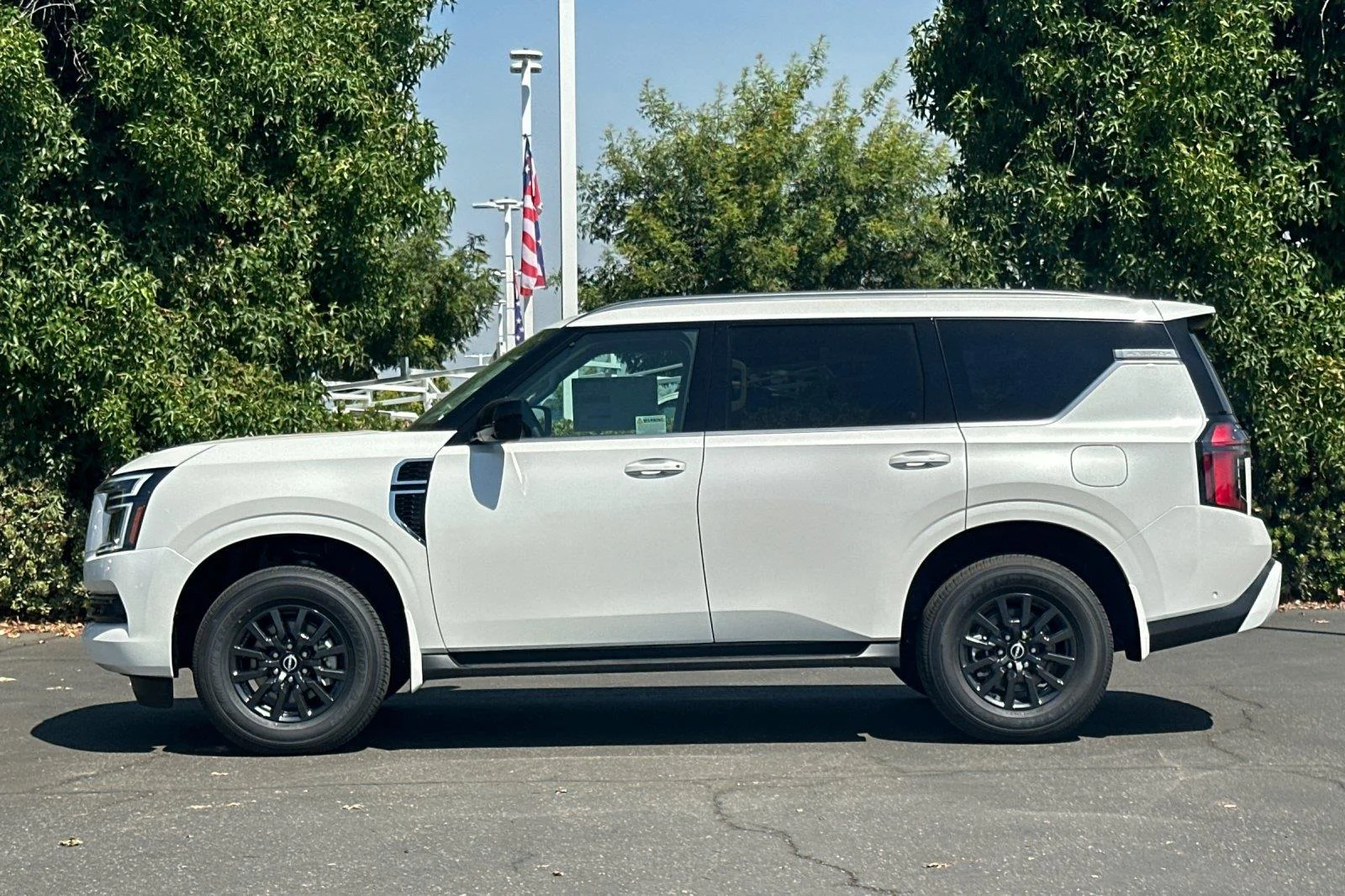 2026 Nissan Armada SV - Photo 6