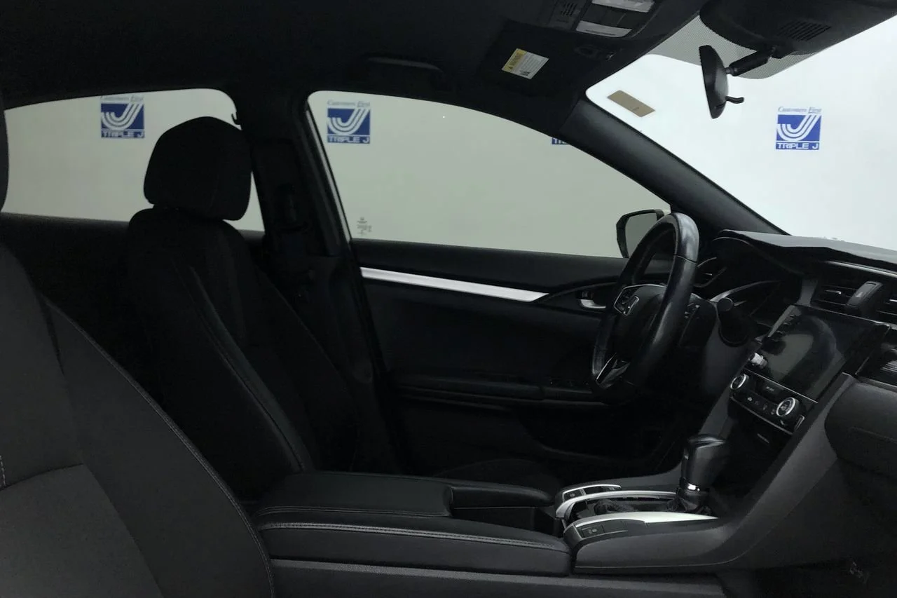 Used 2020 Platinum White Pearl Honda Sport image 16