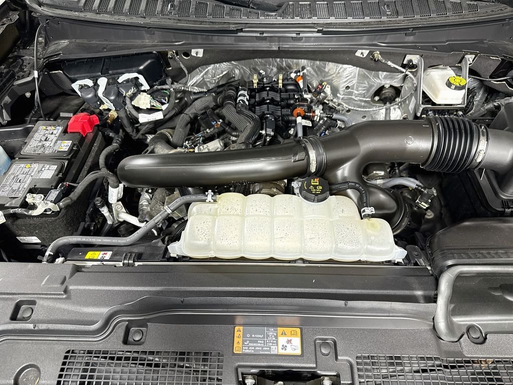 Used 2025 Agate Black Metallic Ford Active image 30