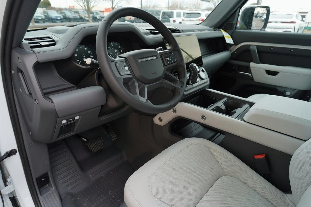 Certified Used 2026 White Land Rover X-Dynamic SE image 13