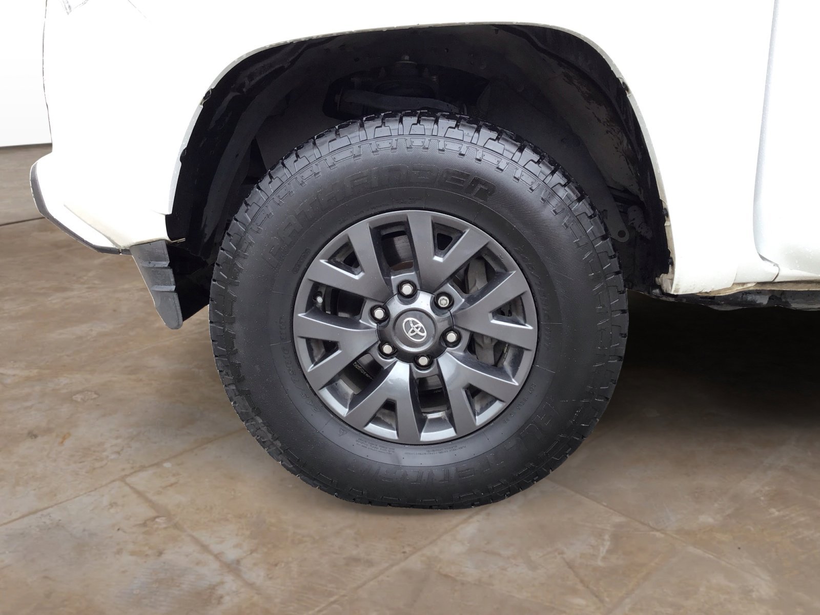 Used 2023 Ice Cap Toyota SR5 image 23