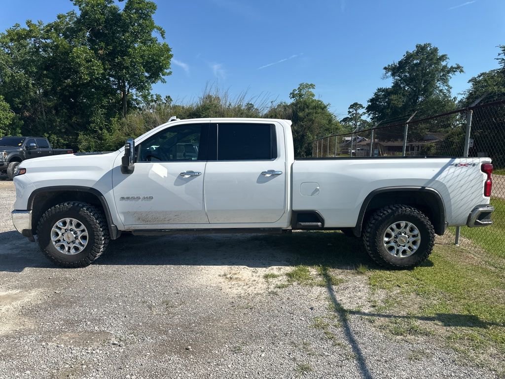 Used 2024 Summit White Chevrolet LTZ image 4