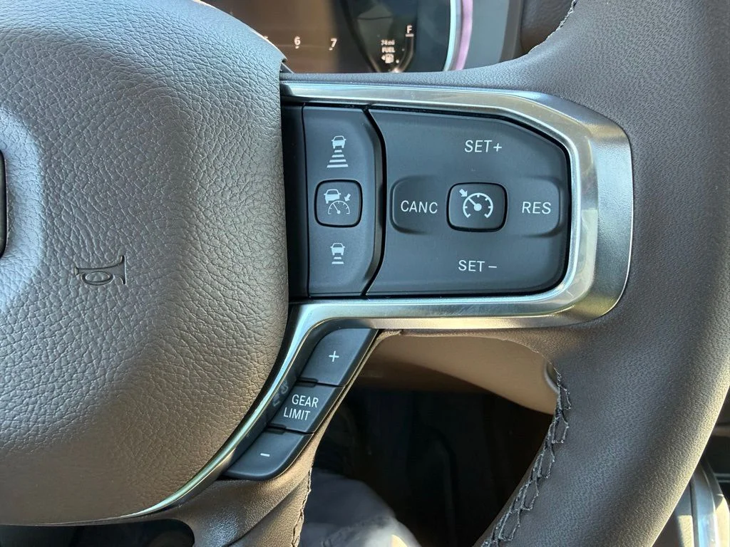 2026 RAM 3500 Laramie - Photo 18