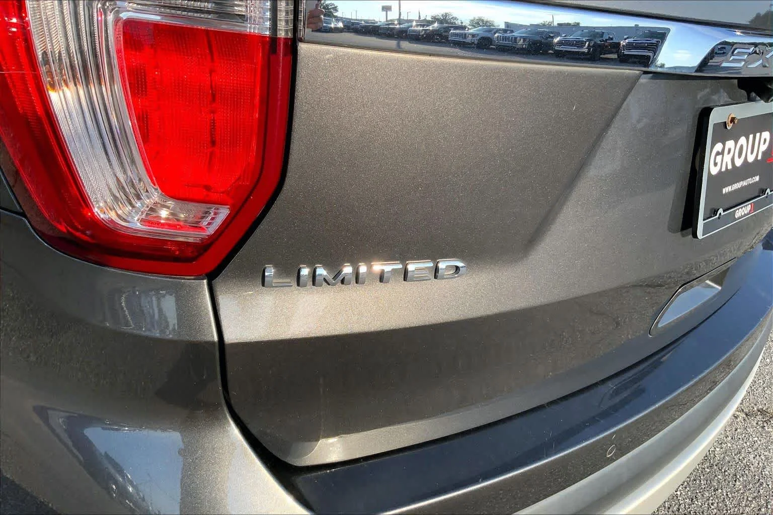 Used 2017 Magnetic Metallic Ford Limited image 27