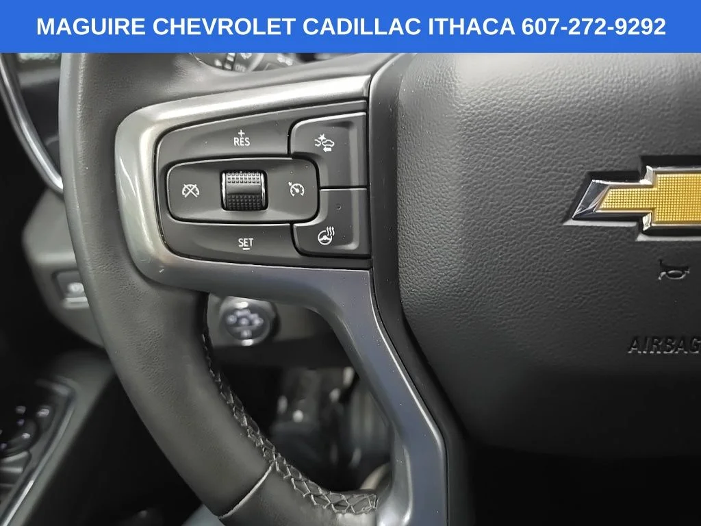 Used 2025 White Chevrolet LT image 19
