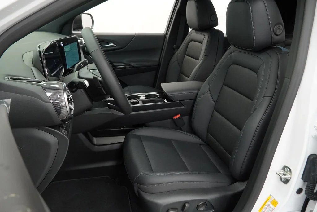 New 2027 Summit White Chevrolet LT image 7