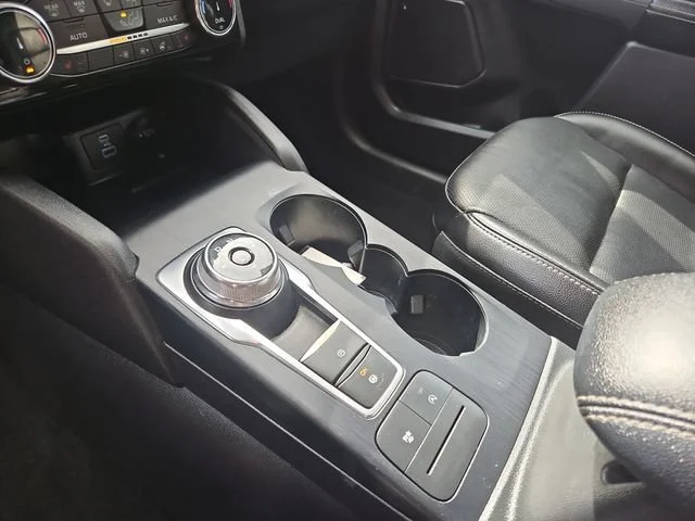 Used 2022  Ford SEL image 24