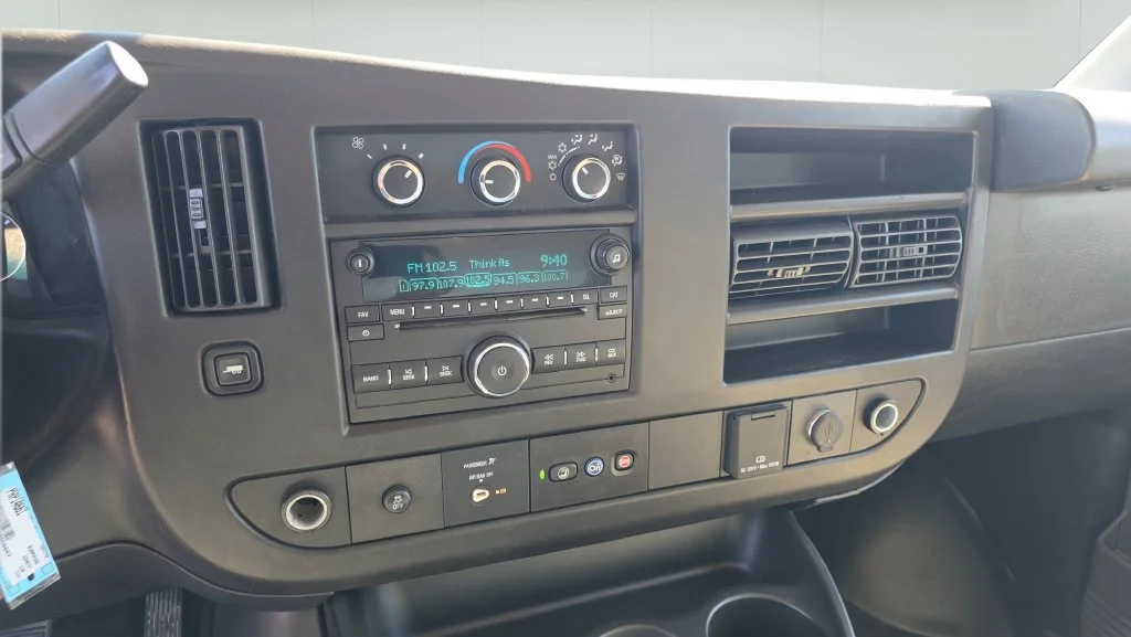 Used 2019 SUMMIT WHITE Chevrolet CUTWAY image 15