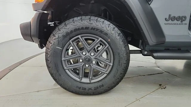 Used 2025 Gray Jeep Sport S image 22