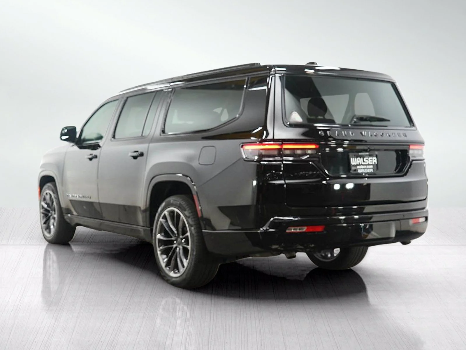 Used 2025 Diamond Black Crystal Pearlcoat Jeep Series III image 3