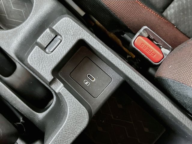 2024 Nissan Versa Sedan SR - Photo 32