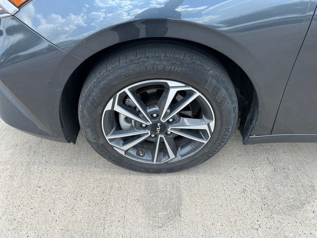 Used 2024 Gray Kia LXS image 2