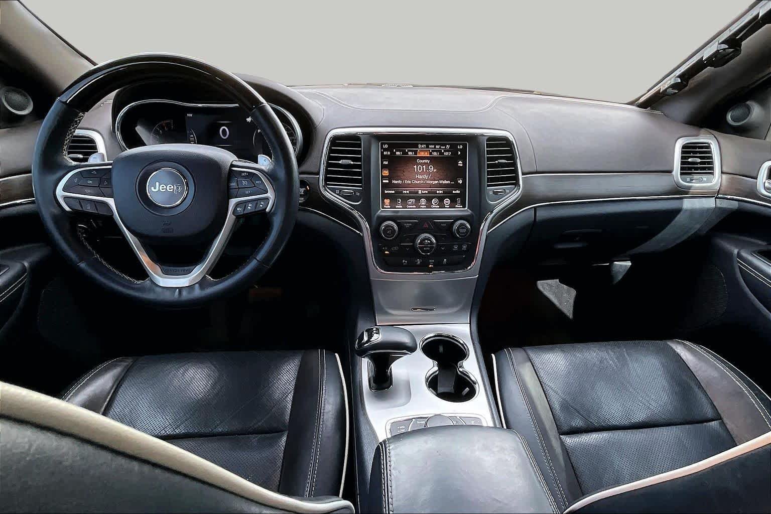 Used 2014 Maximum Steel Metallic Clearcoat Jeep Overland image 15