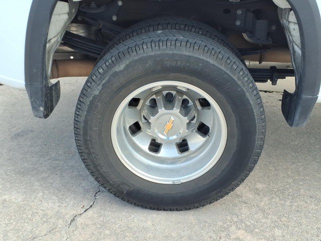 Certified Used 2025 Summit White Chevrolet LT DRW image 11