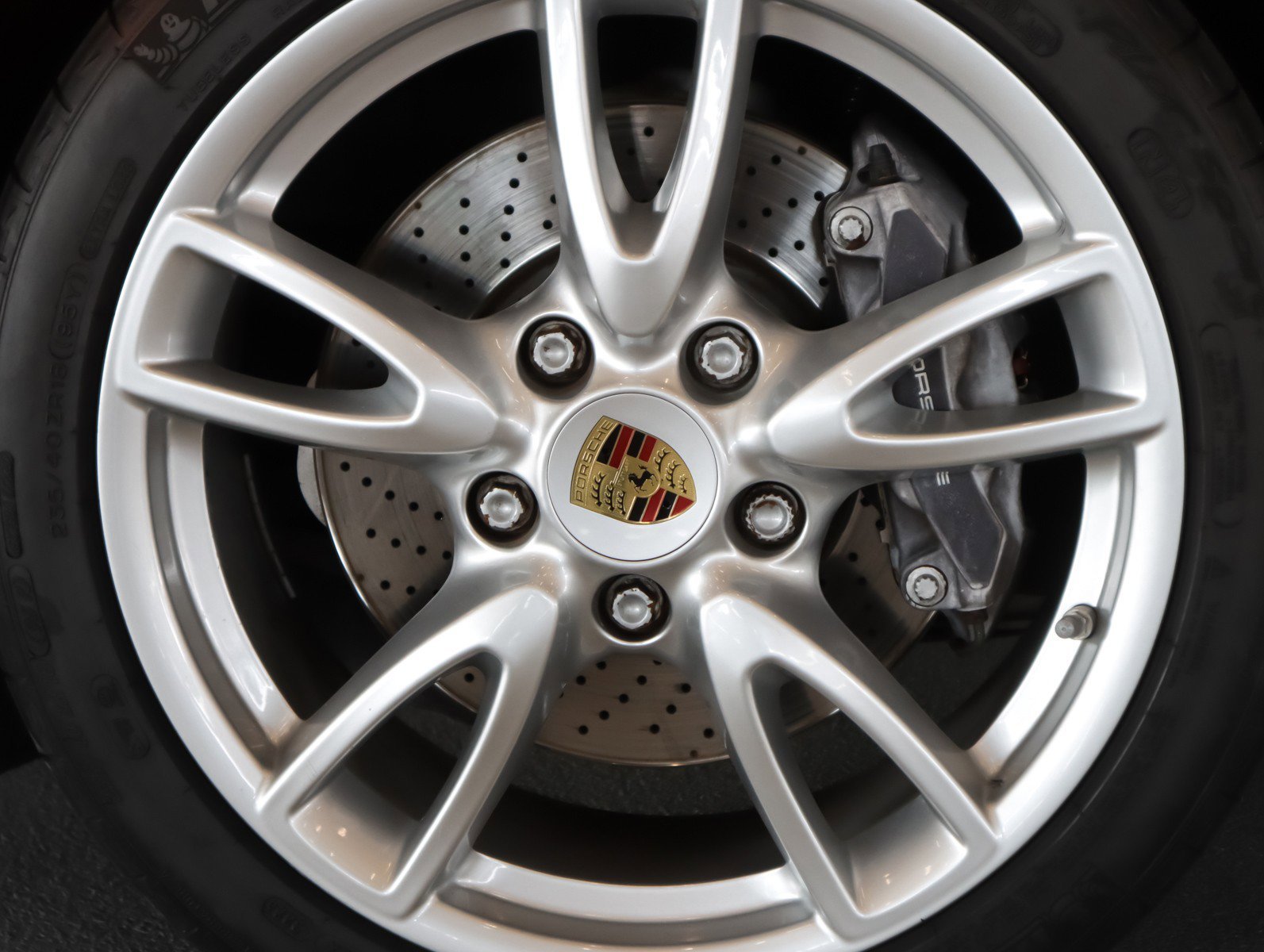 Used 2009 Atlas Grey Metallic Porsche Cpe Carrera w/PDK transmission image 21