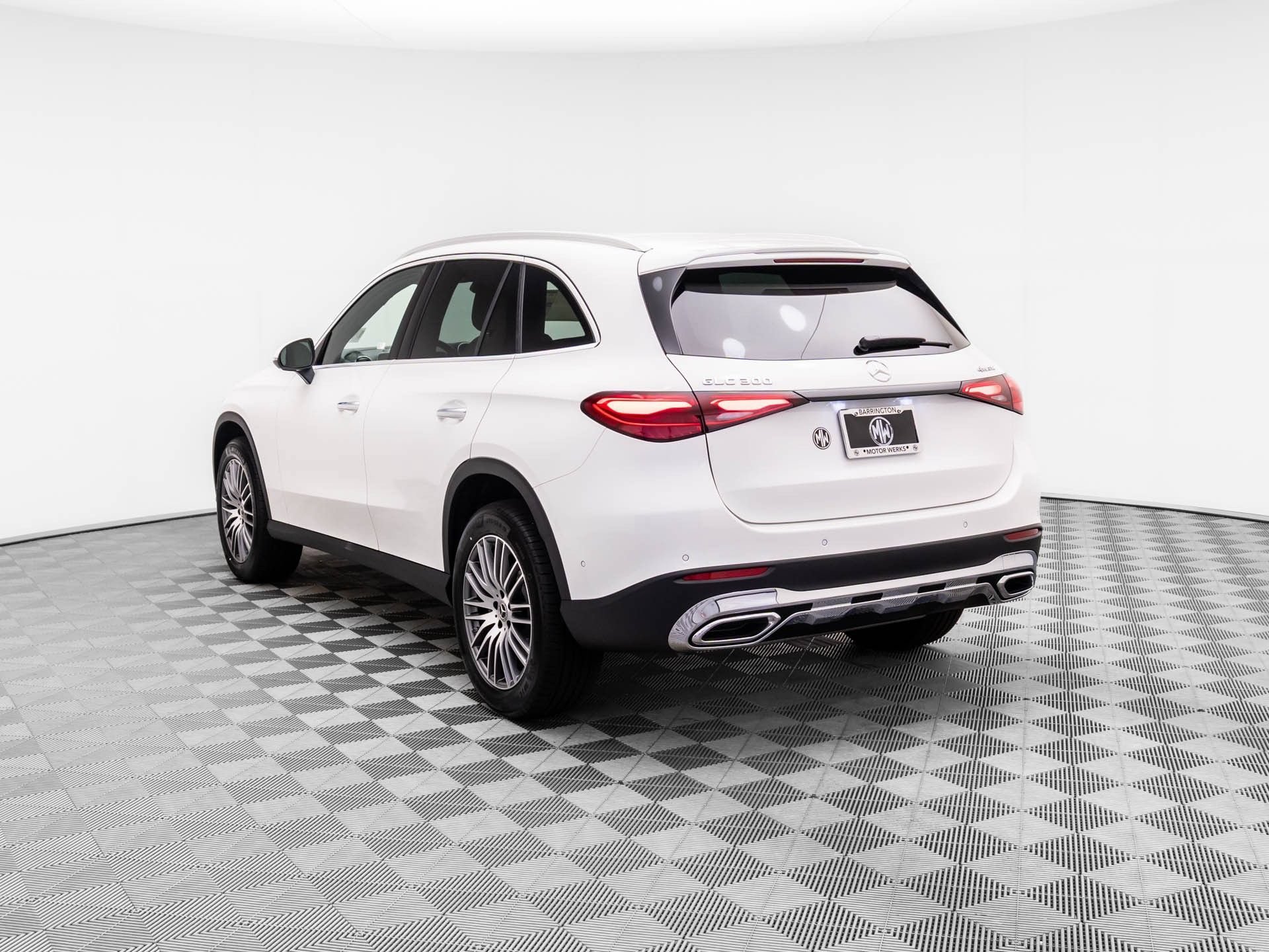 New 2026 Polar White Mercedes-Benz GLC 300 image 39