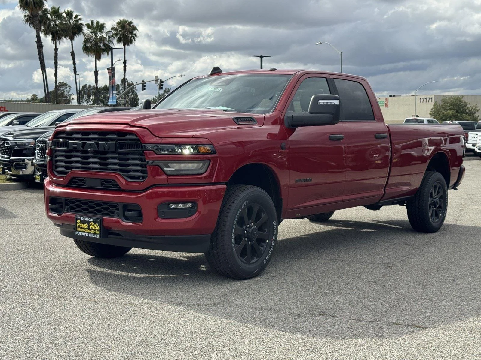New 2026 Molten Red Pearl-Coat Exterior Paint RAM Big Horn image 3