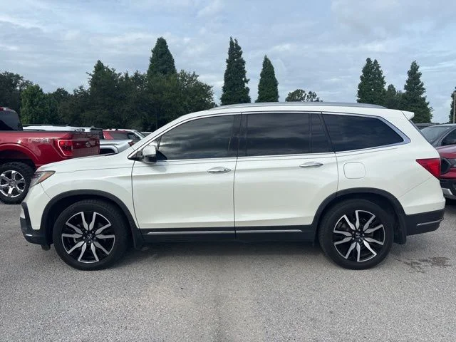 Used 2019 White Honda Touring image 8