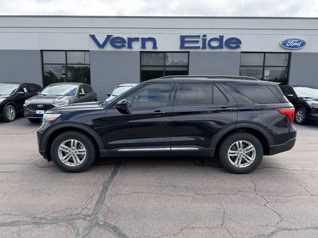 2021 Ford Explorer XLT 4WD's photo