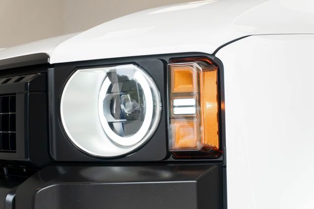Used 2025 White Toyota 1958 image 3