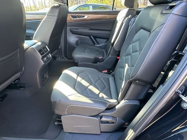 New 2026 Deep Black Pearl Volkswagen 2.0T SE W/TECHNOLOGY image 21