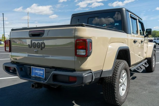 Used 2022 Beige Jeep Sport image 6