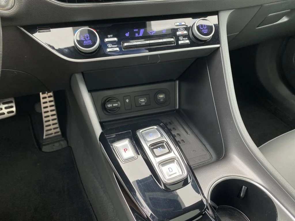 Used 2022 Quartz White Hyundai SEL Plus image 25