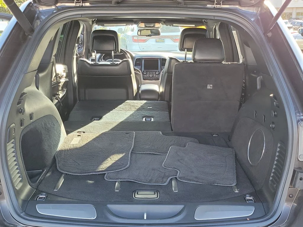 Used 2015 Gray Jeep Overland image 13