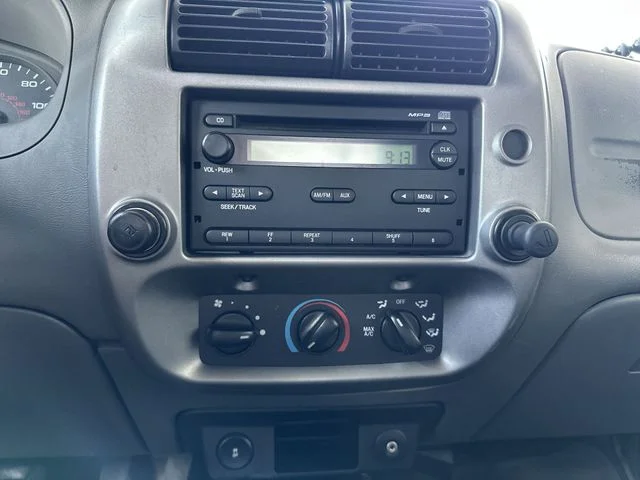 Used 2011 Blue Ford XLT image 18