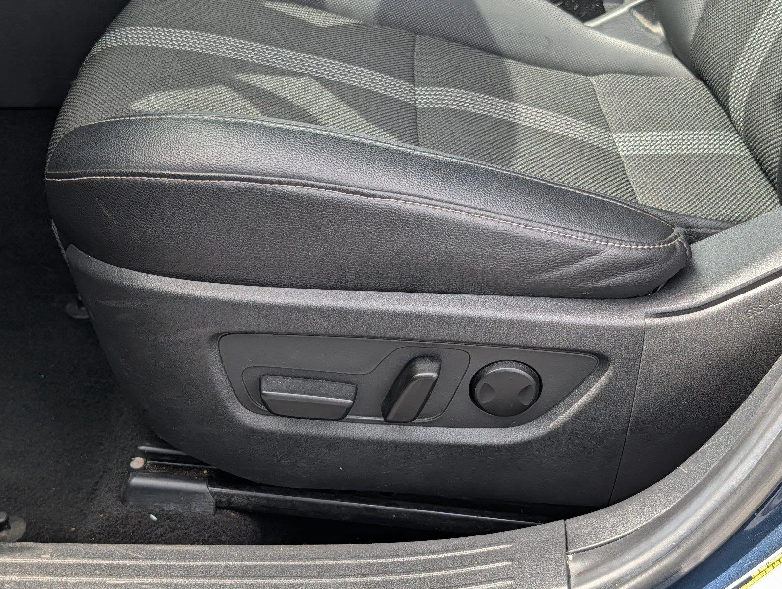 Used 2025 Ingot Blue Metallic Mazda 2.5 S Preferred Package image 11