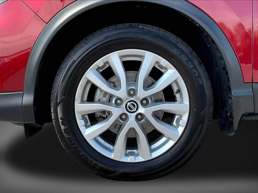 Used 2021 Scarlet Nissan SV image 36