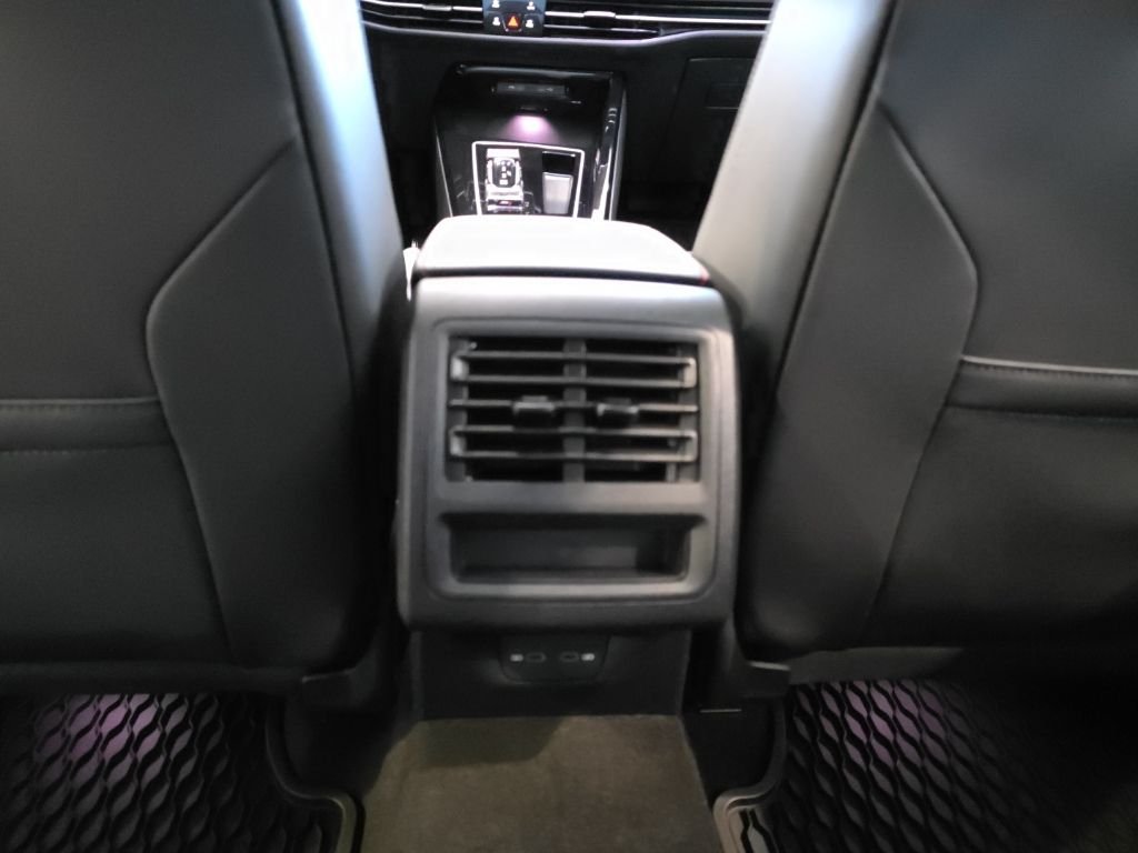 2025 Volkswagen Golf GTI SE - Photo 31