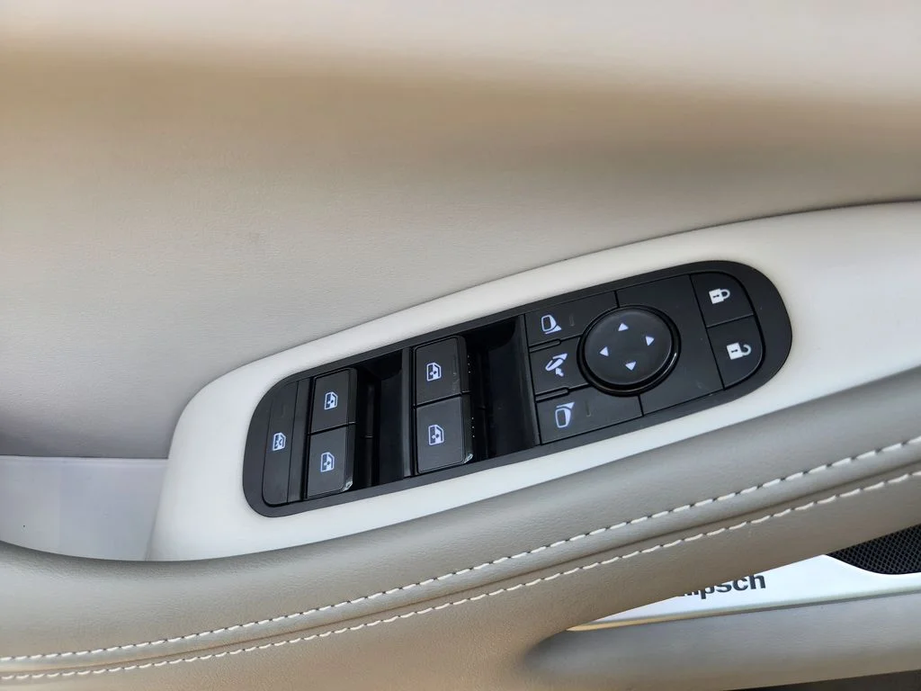 New 2027 RADIANT WHITE INFINITI Sport AWD image 18